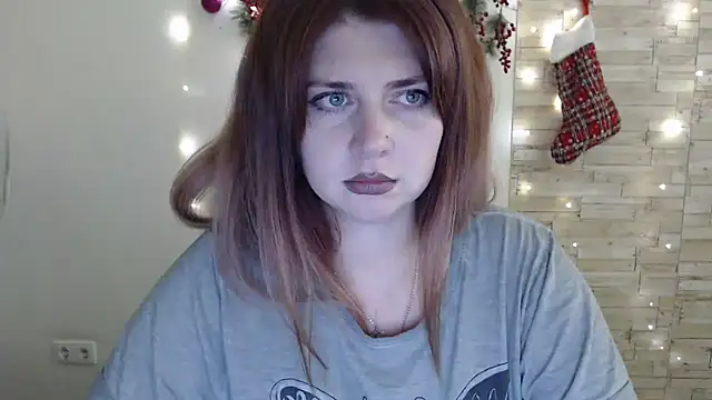 Snapshot of Lizzy_Love chatting on December 5, 10:45 pm Lizzy Love online show from December 5, 10:45 pm