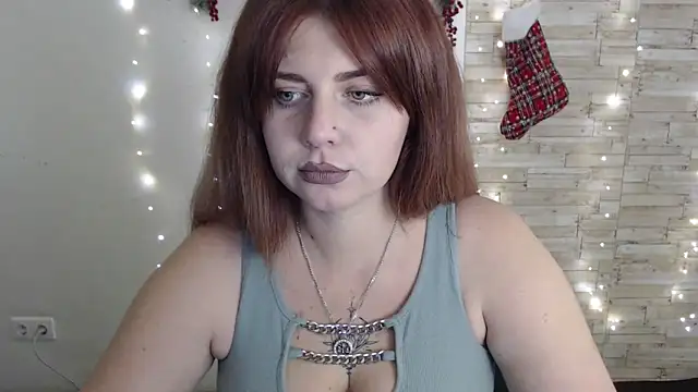 Snapshot of Lizzy_Love chatting on December 16, 10:56 pm Lizzy Love online show from December 16, 10:56 pm