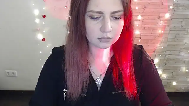 Snapshot of Lizzy_Love chatting on February 4, 1:27 pm Lizzy Love online show from February 4, 1:27 pm