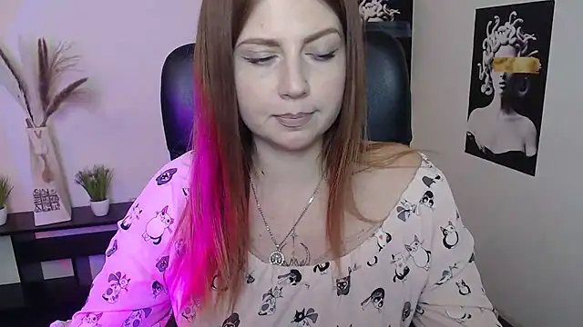Snapshot of Lizzy_Love chatting on March 13, 8:00 pm Lizzy Love online show from March 13, 8:00 pm