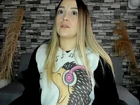 Snapshot of cindy_love2 chatting on October 23, 7:45 pm cindy love2 online show from October 23, 7:45 pm