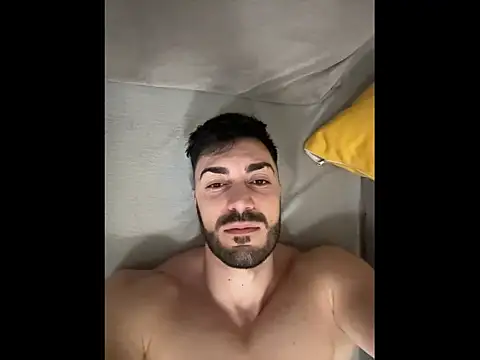 Snapshot of GoldenMark chatting on November 24, 11:04 pm GoldenMark online show from November 24, 11:04 pm