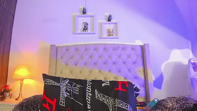 allisson m online show from December 28, 3:04 pm