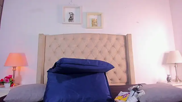 allisson m online show from November 6, 12:06 pm