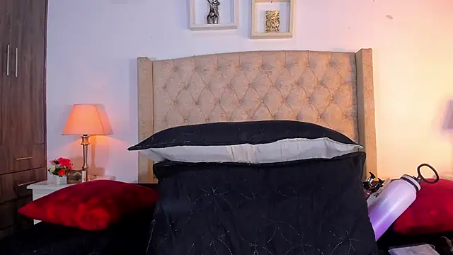 Snapshot of allisson_m chatting on January 8, 12:18 pm allisson m online show from January 8, 12:18 pm