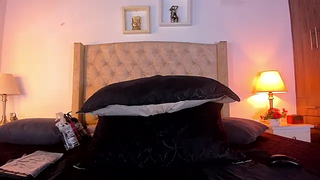 Snapshot of allisson_m chatting on March 5, 12:12 pm allisson m online show from March 5, 12:12 pm