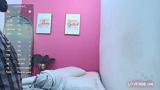 yourcuteneighbourr online show from December 11, 3:02 am