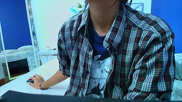 yourcuteneighbourr online show from December 28, 3:04 am