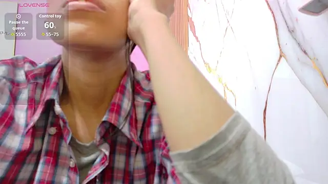 Snapshot of yourcuteneighbourr chatting on April 2, 2:53 am yourcuteneighbourr online show from April 2, 2:53 am
