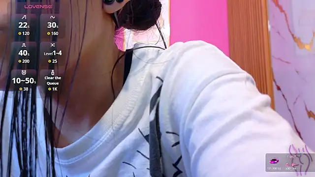 Snapshot of yourcuteneighbourr chatting on April 11, 7:45 am yourcuteneighbourr online show from April 11, 7:45 am