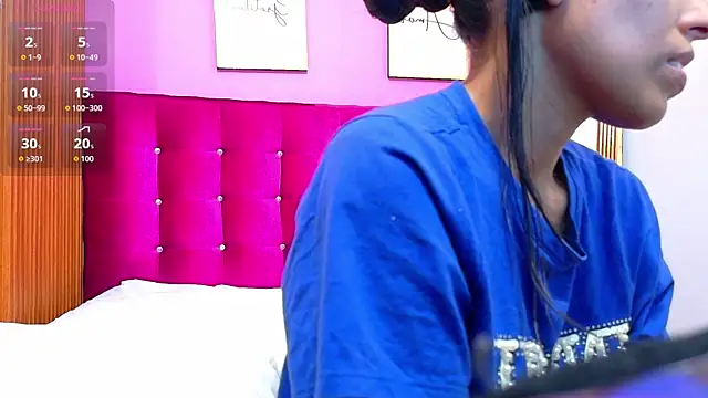 Snapshot of yourcuteneighbourr chatting on June 11, 3:15 am yourcuteneighbourr online show from June 11, 3:15 am