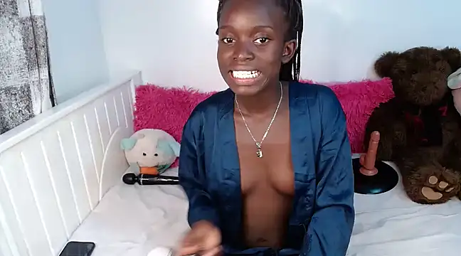Snapshot of Tee_Raven chatting on February 4, 11:06 pm Tee Raven online show from February 4, 11:06 pm