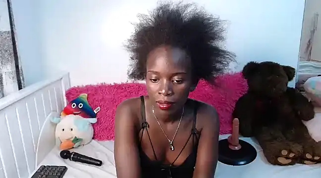 Snapshot of Tee_Raven chatting on February 14, 9:10 pm Tee Raven online show from February 14, 9:10 pm