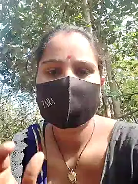 Snapshot of Hey_Ziya chatting on December 18, 6:21 am Hey Ziya online show from December 18, 6:21 am