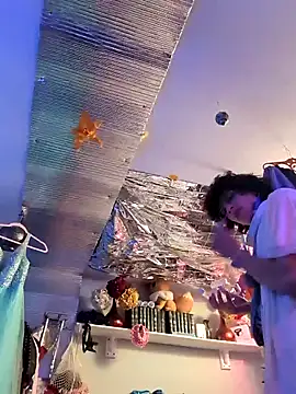 gurlnips online show from January 21, 2:33 am