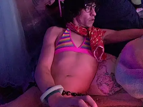 gurlnips online show from January 21, 11:24 am