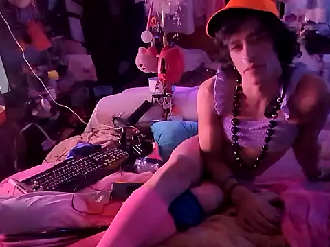 gurlnips online show from January 22, 2:14 pm