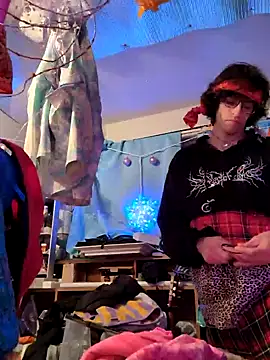 gurlnips online show from January 27, 6:19 am