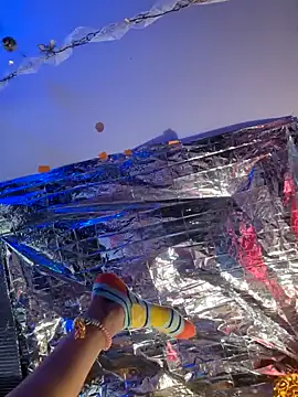 gurlnips online show from February 2, 5:26 pm
