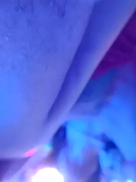 gurlnips online show from September 28, 11:04 am