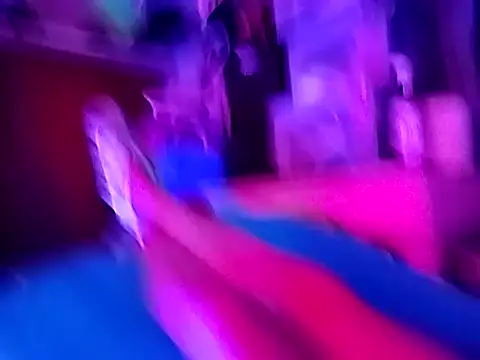 gurlnips online show from October 14, 5:25 pm