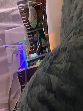 gurlnips online show from December 2, 3:56 am