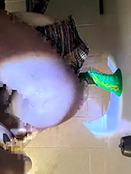 gurlnips online show from February 11, 6:29 am