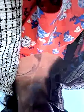 gurlnips online show from March 22, 1:31 am