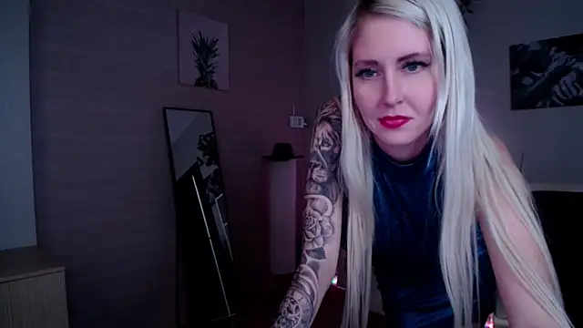 Snapshot of Mermaid_N chatting on December 9, 4:56 am Mermaid N online show from December 9, 4:56 am