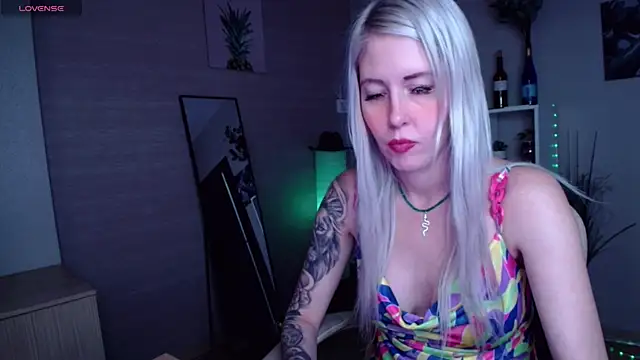 Snapshot of Mermaid_N chatting on January 22, 4:44 am Mermaid N online show from January 22, 4:44 am