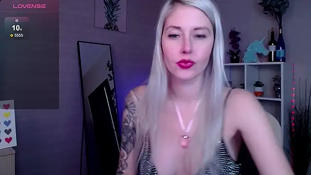 Snapshot of Mermaid_N chatting on February 14, 4:47 am Mermaid N online show from February 14, 4:47 am