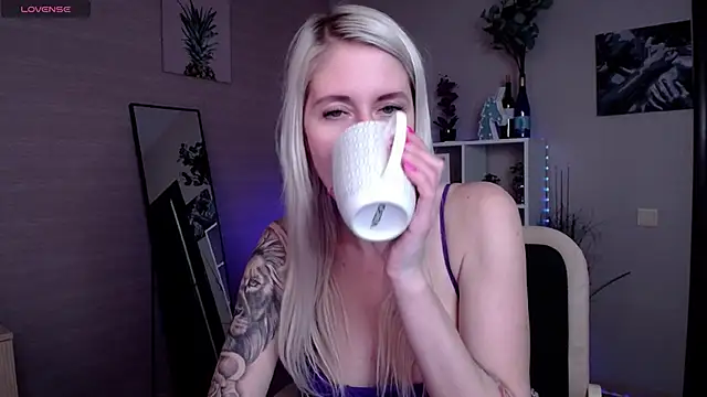 Snapshot of Mermaid_N chatting on February 21, 4:51 am Mermaid N online show from February 21, 4:51 am