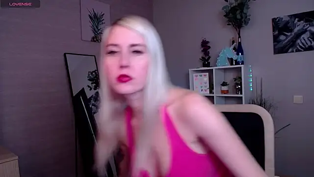 Snapshot of Mermaid_N chatting on March 3, 4:58 am Mermaid N online show from March 3, 4:58 am