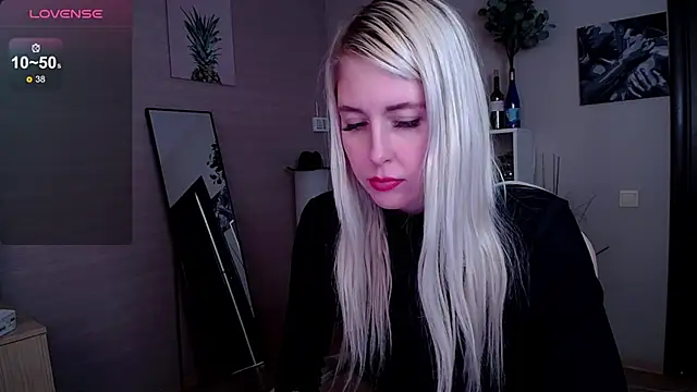 Snapshot of Mermaid_N chatting on March 18, 7:52 am Mermaid N online show from March 18, 7:52 am