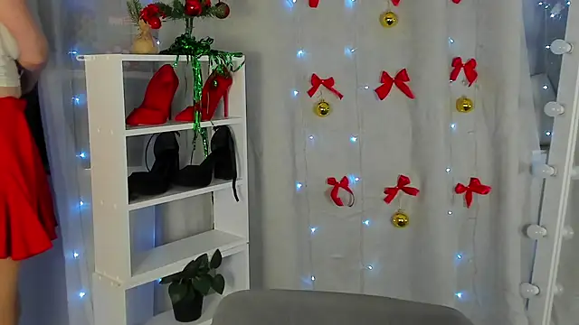 Rebecca Kelly online show from December 10, 9:54 pm