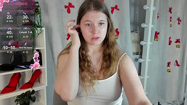 Rebecca Kelly online show from December 20, 10:00 pm