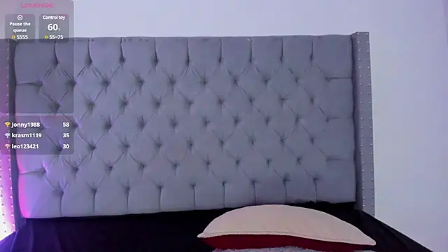 Snapshot of ShanellBlack chatting on December 18, 2:49 pm ShanellBlack online show from December 18, 2:49 pm
