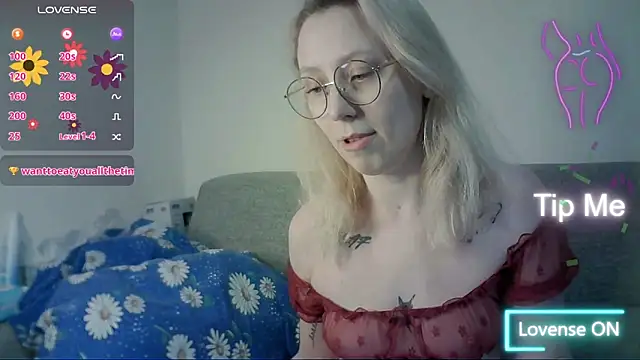 NaozuQAce online show from April 8, 3:56 pm