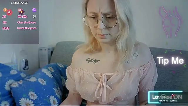 NaozuQAce online show from April 15, 10:00 am