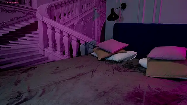 Liv Fay online show from December 11, 1:39 pm