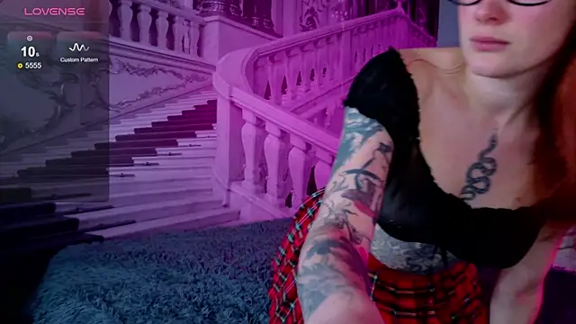 Liv Fay online show from December 20, 1:22 pm