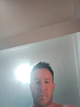 Snapshot of diveryplacer chatting on December 20, 8:27 pm diveryplacer online show from December 20, 8:27 pm