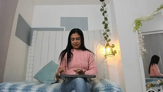 hannah gray online show from November 9, 11:08 am