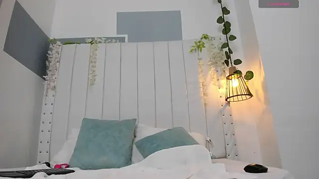 hannah gray online show from November 25, 11:10 am