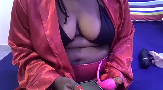creamyjuices01 online show from December 7, 12:35 pm