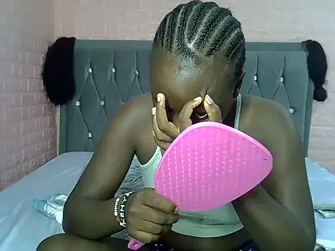 sexybree  online show from June 7, 9:29 pm