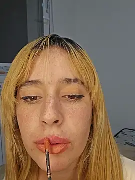 Snapshot of Massa8 chatting on December 11, 6:52 pm Massa8 online show from December 11, 6:52 pm