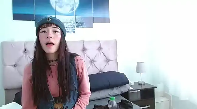Snapshot of meloddy_collins chatting on January 27, 7:35 pm meloddy collins online show from January 27, 7:35 pm