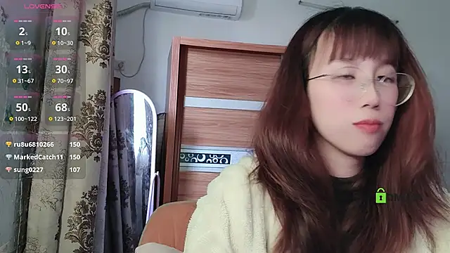 Snapshot of Lili_666 chatting on December 22, 8:38 am Lili 666 online show from December 22, 8:38 am