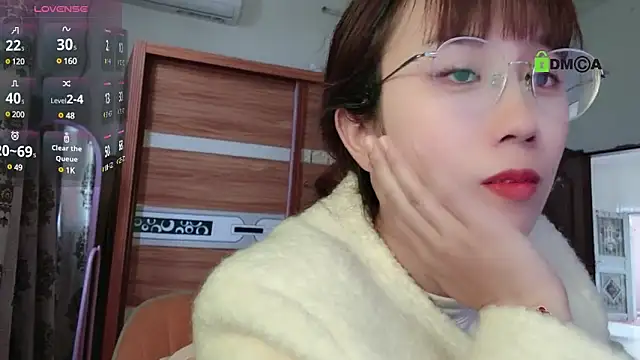 Snapshot of Lili_666 chatting on December 26, 8:18 am Lili 666 online show from December 26, 8:18 am